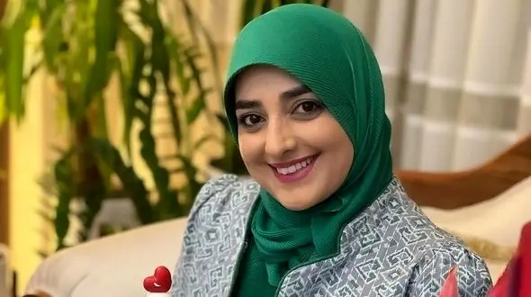 عکس / مانتوی کوتاه  ستاره سادات قطبی خانم مجری محجبه صداو سیما / ستاره خانم استایل عوض کرد؟!