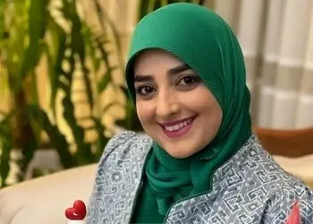 عکس / مانتوی کوتاه  ستاره سادات قطبی خانم مجری محجبه صداو سیما / ستاره خانم استایل عوض کرد؟!