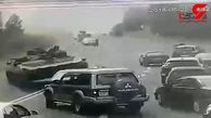 فیلم لحظه له شدن یک خودرو زیر تانک در جاده! 