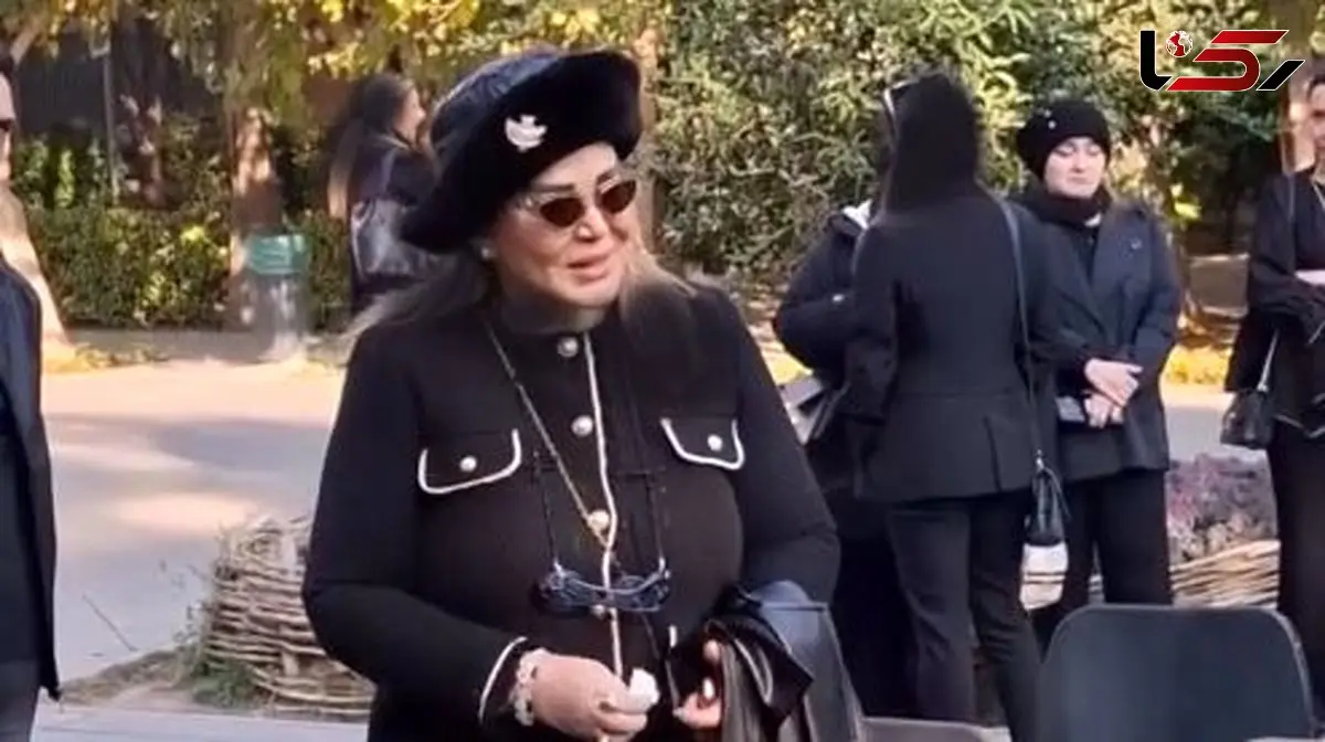 فیلم / نگاهی به تیپ و استایل بازیگران ایرانی در مراسم تشییع پیکر هادی مرزبان/  از بهاره رهنما تا فرزانه کابلی گریان از  علی نصیریان، اکبر زنجانپور، مجید مظفری تا ...