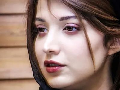 بیوگرافی و عکس های خصوصی  روشنک گرامی چشم خمارترین خانم بازیگر ایران !