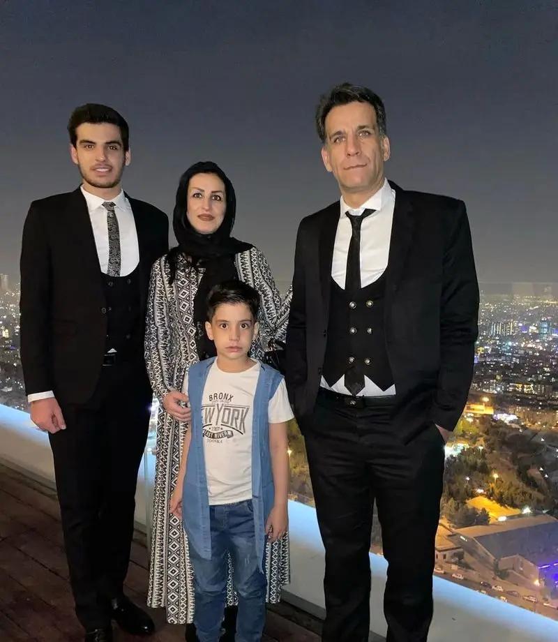 مانی رحمانی و پدر و مادرش