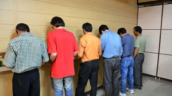  29 فراری خطرناک  در دام پلیس خرم آباد + عکس 