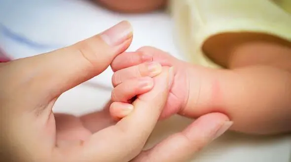 تعرض به دختر 15 ساله توسط پسر همسایه / وقتی باردار شد لو رفت