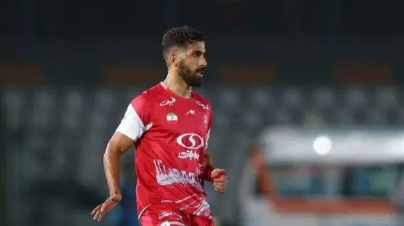 مدافع پرسپولیس با تراکتور توافق کرد!