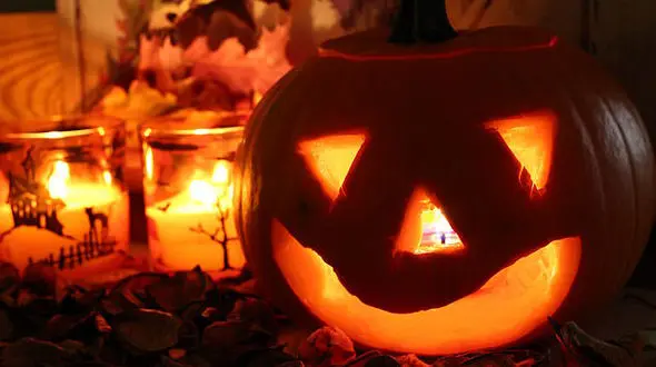 دستگیری 17 زن در جشن هالووین+عکس