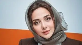 عکس جشن تولد ۳۵ سالگی المیرا دهقانی در کنار خانواده‌اش
