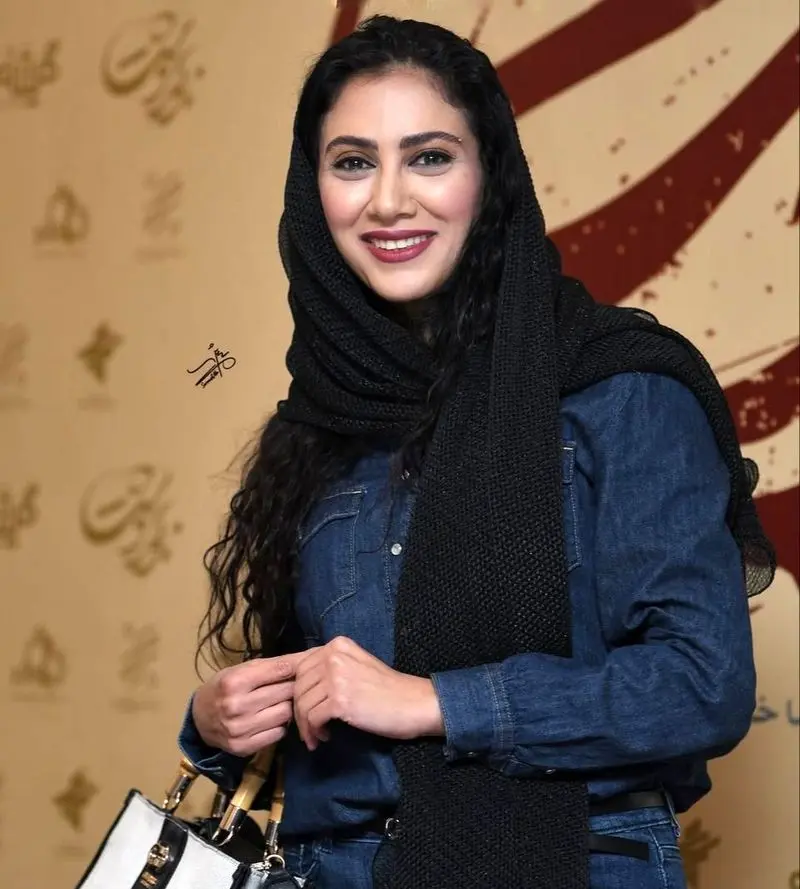 مونا فرجاد