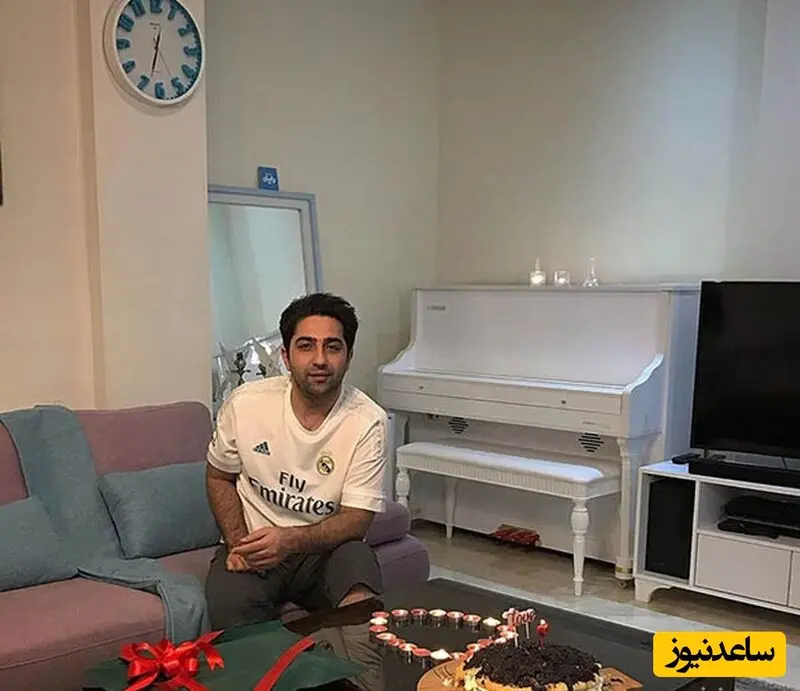 علی سخنگو در خانه