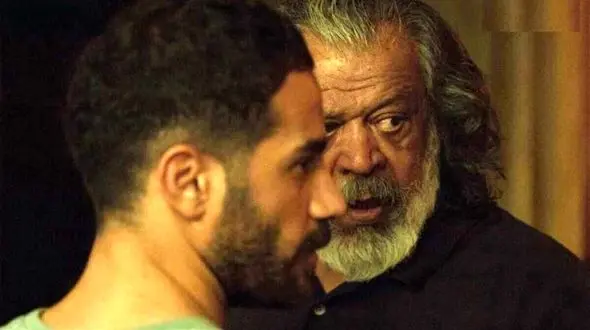 فیلم / محمد ولی‌زادگان بازیگر پیرپسر: زن اصلا نمیگیرم ... /  نمیخوام اسیر زن و عروسی بشم ..! خیلی فرق نمیکنه ...