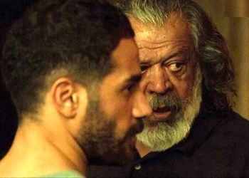 فیلم / محمد ولی‌زادگان بازیگر پیرپسر: زن اصلا نمیگیرم ... /  نمیخوام اسیر زن و عروسی بشم ..! خیلی فرق نمیکنه ...