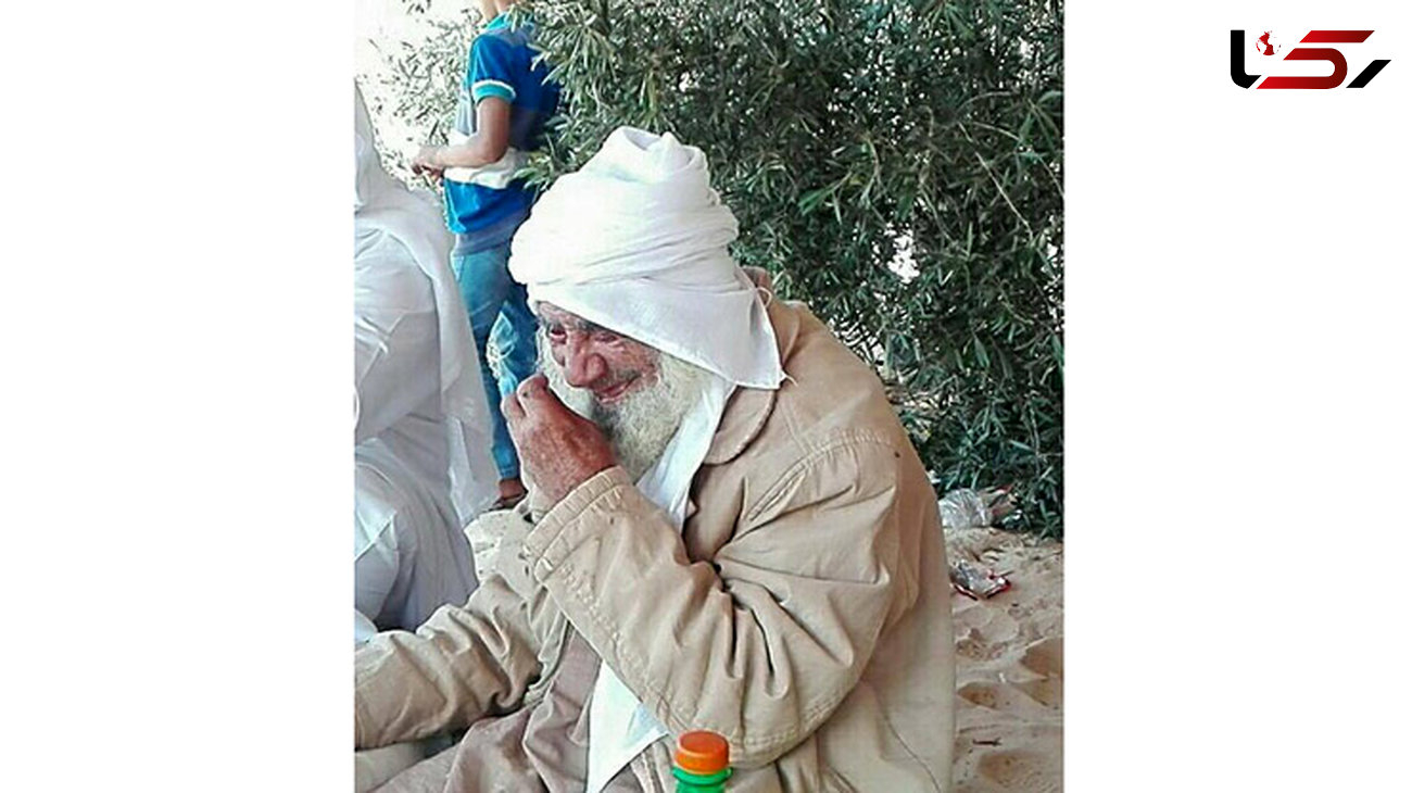 داعش یک پیرمرد نابینا را اعدام کرد+عکس