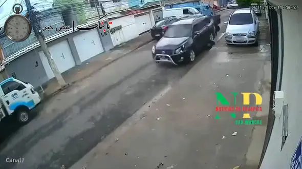 فیلم تصادف مرگبار موتورسیکلت با خودروی شاسی بلند