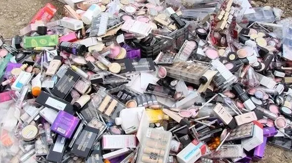 توقیف محموله لوازم آرایشی قاچاق در شوش 