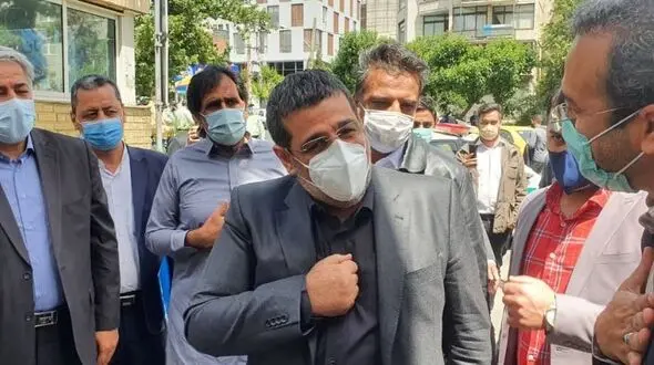 محمدشریف ملک زاده برای حضور در انتخابات 1400 ثبت نام کرد  + عکس