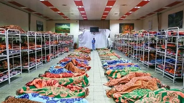 استقرار اتوبوس ویژه بی‌خانمان‌ها در تهران / معرفی کارتن خواب ها