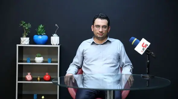 دکتر افشار: بیش از 70 درصد بیماران کرونایی افسرده می شوند / عوارض مغزی در 30 درصد بهبودیافتگان از کرونا / دردهای عضلانی از جمله عوارض واکسن کرونا + فیلم