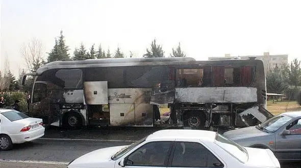 آتش سوزی فاجعه بار اتوبوس در آزادراه تهران - کرج+ عکس