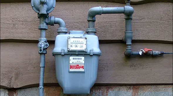 فشار کاری بر کنتورخوان‌های گاز؛ روزانه ۴۰۰ کنتور به‌جای ۲۳۰ / ساختمان سازی های تهران، بار کنتورخوانی را سنگین تر کرده است 