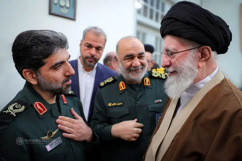  تصاویر شهیدان سلیمانی، سلامی، حاجی‌زاده، شانه‌ئی و طاهرپور در کنار رهبر انقلاب