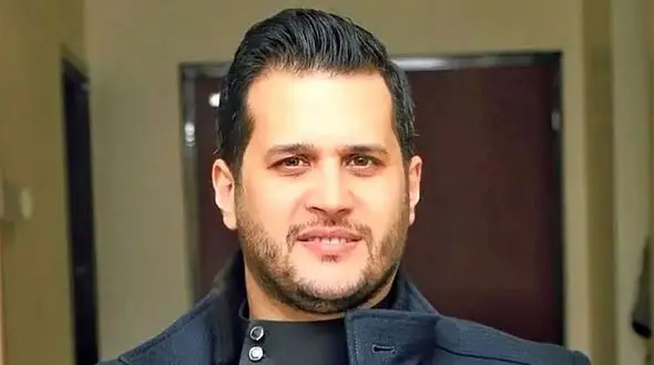 سیاوش خیرابی بعد از یک سال دلش را باز کرد؛ درد دل غم‌انگیز با قاب عکس پدر! + عکس