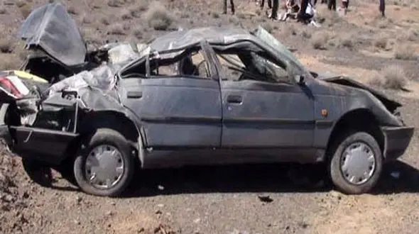 برخورد پژو با تیر چراغ برق و انفجار