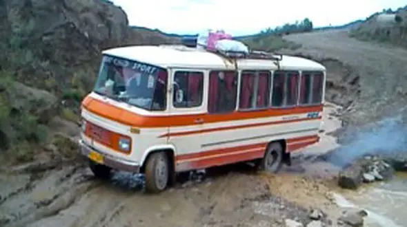 فیلم لحظه نجات ۱۵ کارگر معدن در سیلاب / کارگر قهرمان کیست ؟ 