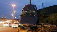 تصادف شدید پژو با گاردریل‌های بزرگراه امام علی (ع) + عکس