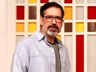 عکس/ سفر در زمان/ تصویری تازه از چهره متفاوت فرهاد جم بازیگر سریال همسران در ۵۹ سالگی