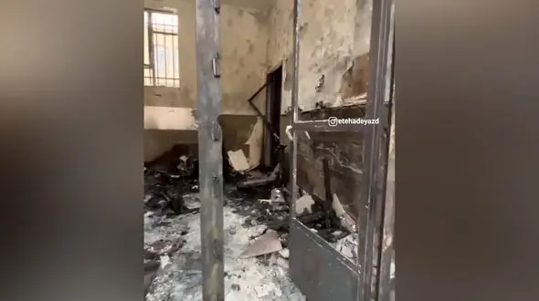 آتش در خانه، اشک در چشم / دار و ندار پیرزن یزدی در شعله‌ها خاکستر شد