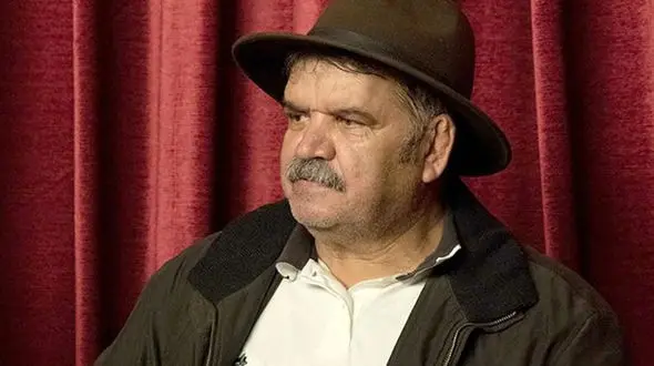 عکس دختران عروسکی کیانوش گرامی و زن فوق جوان و زیبایش ! + بیوگرافی آقای بازیگر