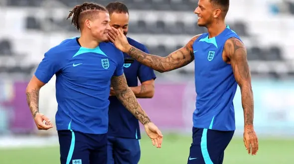 چالش ستاره های تیم ملی انگلیس با یک چنگال ! + ویدیو