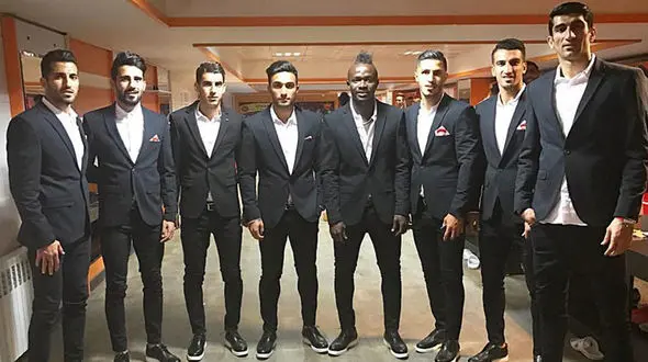 لباس فرم پرسپولیس در سفر به دوبى