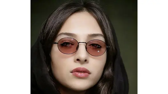 عینک گران آناهیتا درگاهی + عکس 