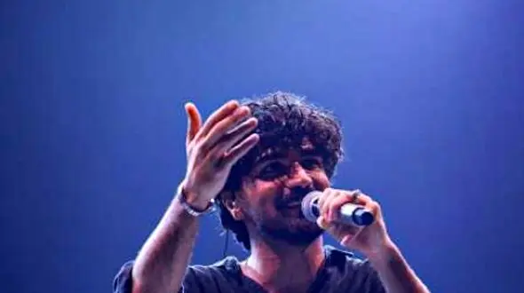 دانلود آهنگ باشکوه عرفان طهماسبی / دﻟﻢ درﻳﺎﺳﺖ ﺳﺎﺣﻞ ﻫﺎ ﻛﺠﺎﻳﻴﺪ ...