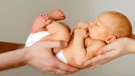 مادر کرونایی می‌تواند به نوزادش شیر بدهد؟
