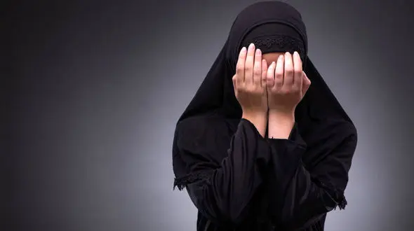 خودزنی های آنلاین دختر 12 ساله به خاطر عاشق شیطانی / پارسا بی آبرویم کرد