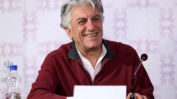 دعوای لفظی رضا کیانیان با یک فعال محیط زیست در همایش پویش صدای آب +فیلم