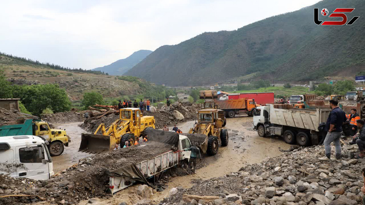 ۱۶ خودرو در محور سوادکوه گرفتار سیل شدند