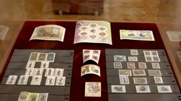 اهدای 14 آلبوم تمبر نفیس به موزه ارتباطات