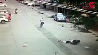 مردی زن جوان را در خیابان ساطوری کرد! + فیلم