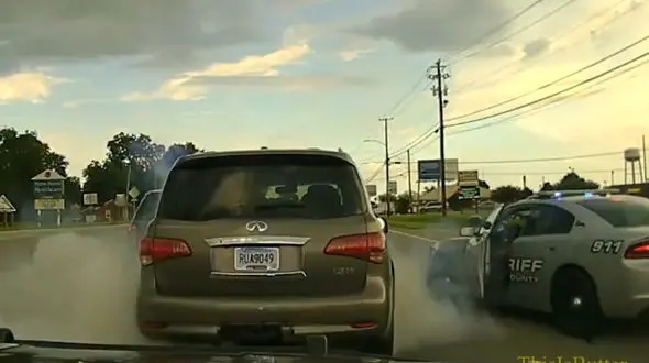 فیلم جالب از تعقیب و گریز پلیسی در بزرگراه/ راننده شاسی بلند یک زن بود / ببینید