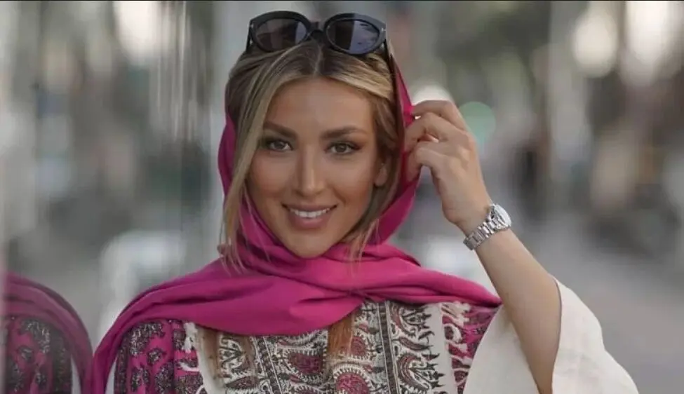 عکس جنجالی مینا مختاری با فردی ناشناس / پس بهرام رادان کجاست ؟ !