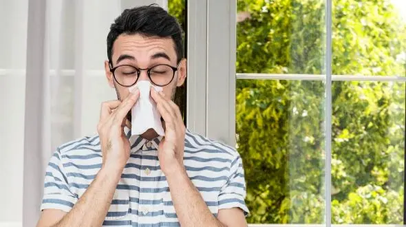 حساسیت فصلی یا سرماخوردگی؛ چگونه فرق این دو را بفهمیم؟