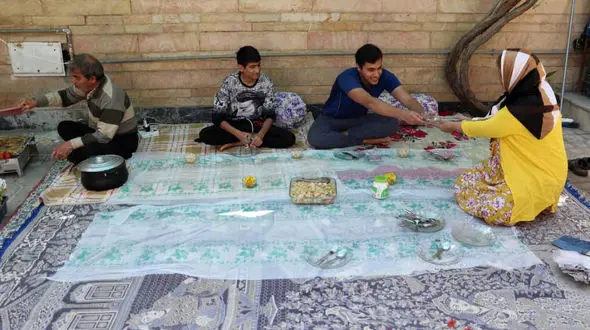 سیزده به در متفاوت و کرونایی در شیراز + عکس