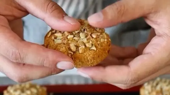 طرز تهیه کوکی گردو نارگیل بدون شکر