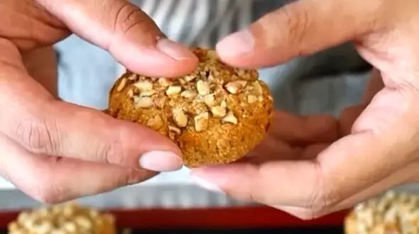 طرز تهیه کوکی گردو نارگیل بدون شکر