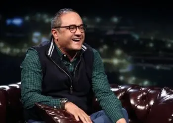 فیلم/ تلاش موفقیت آمیز مستانه مهاجر همسر سابق پژمان بازغی برای به هم زدن نظم کلاس رامبد جوان در دانشگاه سوره