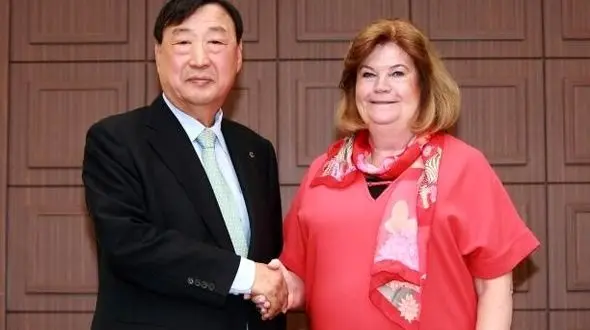 مردی که گوشی‌های سامسونگ را به ایرانی‌ها نداد +عکس