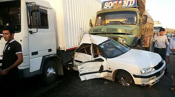 مرگ 3 سرنشین پژو پارس در تصادف با کامیون در محور سرخه_آرادان